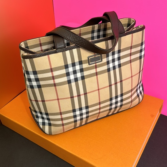 Burberry London tote bag in good condition beautiful clean - Picture 3 of 17